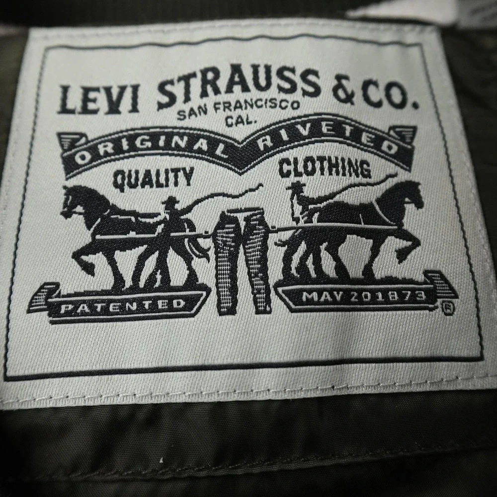 NEW Levis Vest Mens L Green Quilted Insulated Puffer Snap Zip Varsity Bomber Top